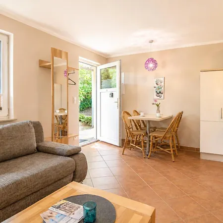 Bryza Homes - Jaegersberg - Parkplatz - Ahlbeck * Heringsdorf (Usedom)